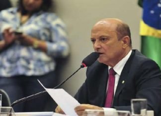 Líder da Maioria descarta disputar o Senado em 2018