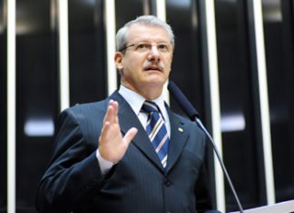 Independência do governo e voto contra Previdência