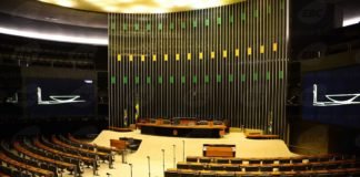 Apesar das crises política e econômica, Congresso vai entrar em recesso em julho