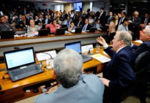 Reforma Trabalhista é aprovada por 14 a 11