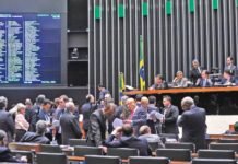 Só três deputados conseguiram aprovar projetos de lei em dois anos