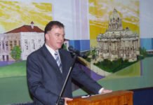 Casagrande terá o apoio de 10 dos 13 parlamentares federais