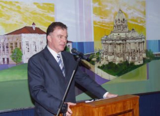 Casagrande terá o apoio de 10 dos 13 parlamentares federais