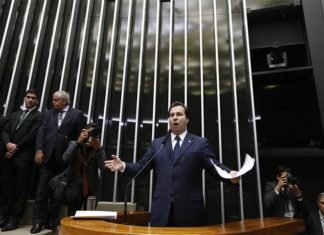 Maia é o nome mais viável para suceder Temer na Presidência da República