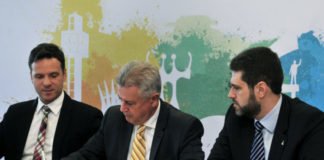 Governador regulamenta Uber em Brasília