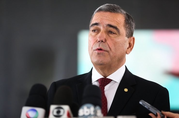 Secretário de Casagrande passa mal durante jogo do Brasil e fica internado no Rio