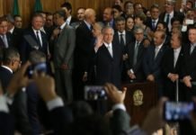 Brasil dividido: 53% quer que Temer saia, 43% que fique