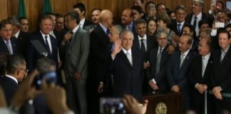 Brasil dividido: 53% quer que Temer saia, 43% que fique