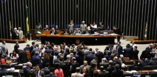 Funcionários de deputados capixabas custam mais de R$ 1 milhão por mês aos cofres públicos