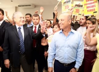 Líder crê em 39 a 41 votos a favor de Temer na CCJ