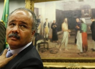 Reforma política visa neutralizar prejuízos causados pela Lava Jato