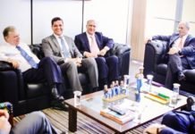 Hartung ameaça ir para o PSDB e DEM, mas vai para o PSD