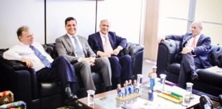 Hartung ameaça ir para o PSDB e DEM, mas vai para o PSD