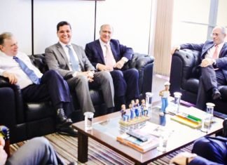 Hartung ameaça ir para o PSDB e DEM, mas vai para o PSD