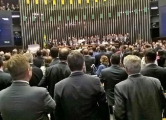 Câmara gasta por ano R$ 14 milhões só com servidores dos 10 deputados capixabas