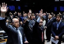 Capixabas aderem 100% ao fim das coligações e a cláusula de barreira