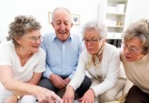 Universidades terão que oferecer cursos e programas às pessoas idosas