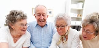 Universidades terão que oferecer cursos e programas às pessoas idosas