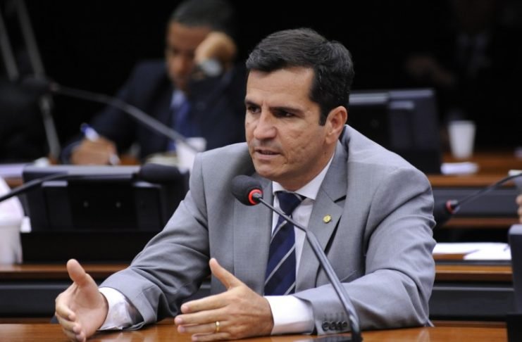 Givaldo destina R$ 650 milhões para obras na Serra e R$ 1,4 milhão para saúde