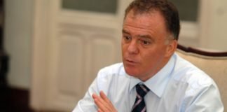 Casagrande compartilha viagem a China pelo Whasapp