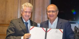 Adiamento para março de congresso do PSB favorece aliança presidencial