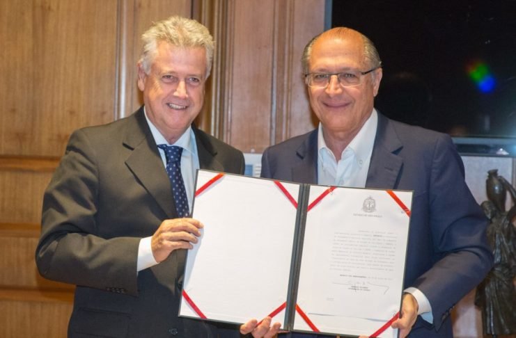 Adiamento para março de congresso do PSB favorece aliança presidencial