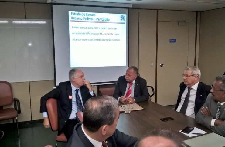 ES usa recursos da Segurança, Meio Ambiente e Transportes, na Saúde, admite secretário