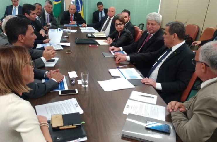 Empresários pedem apoio político para gerar empregos