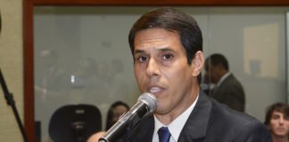 Amaro confirma aliança com Hartung e PRB, e critica desunião da bancada federal