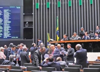 No primeiro mês de mandato, só 5 dos 10 deputados do ES apresentam 22 propostas
