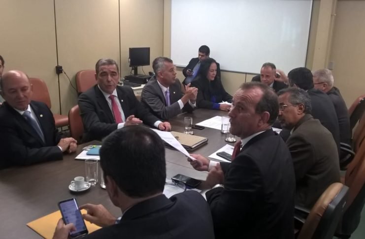 Senha para tirar cidadania italiana já está custando R$ 20 mil