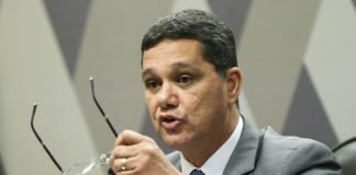 Ferraço diz que foi para o PSDB para apoiar reeleição de Rose