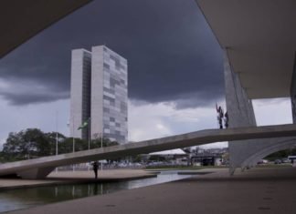 Eleição faz deputado produzir menos. Campanha é prioridade