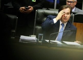 Após repercussão negativa, deputados tentam arquivar CPI da Lava Jato