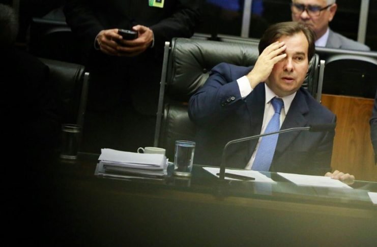 Após repercussão negativa, deputados tentam arquivar CPI da Lava Jato