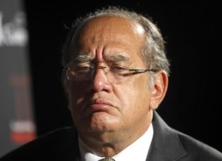 Senador quer impeachment do ministro Gilmar Mendes