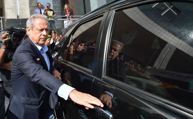 Liberdade para José Dirceu. Desprezo com a nação