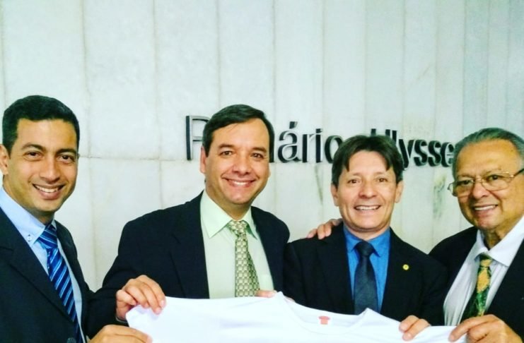 Ex-deputado condenado a multa por ofensa a governador