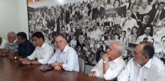 Governador desiste de desistir e volta a ser candidato