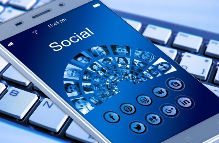 PT paga a redes sociais para manter Lula em evidência