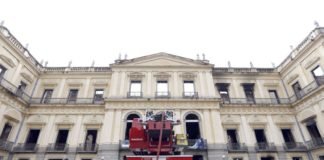 Bancos condicionam ajuda a museu a demissão de reitor