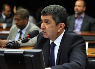 Avaliação do mandato: Um olho no plenário, outro na prefeitura