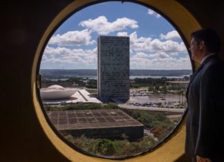 Demissão de servidor público por mau desempenho tem apoio de 88% da população