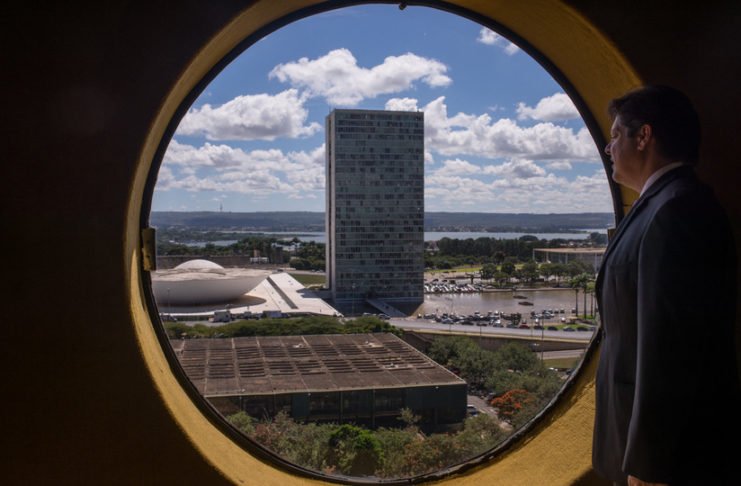 Demissão de servidor público por mau desempenho tem apoio de 88% da população