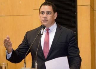 Da Vitória larga na frente pela coordenação da bancada no Congresso