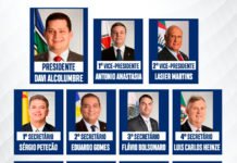 Bancada de senadores ocupa posições estratégicas