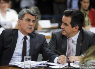 A “velha política” volta ao Planalto. Bolsonaro recebe Jucá, Kassab e Ciro.