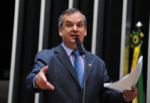 Deputado protocola PEC para prorrogar mandatos de prefeitos