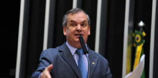 Deputado protocola PEC para prorrogar mandatos de prefeitos