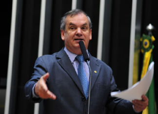 Deputado protocola PEC para prorrogar mandatos de prefeitos